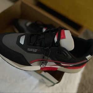 Men’s Puma, Mirage Tech (Size 9.5)